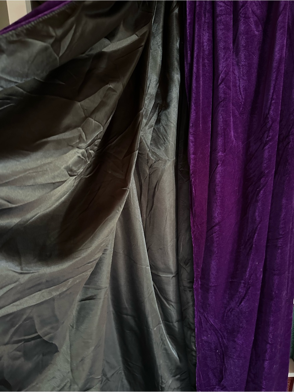 Halloween Costume Purple and Black Cape L - Picture 5 of 6
